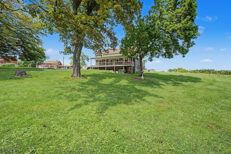 Property listing MLS 4048993 photo 3