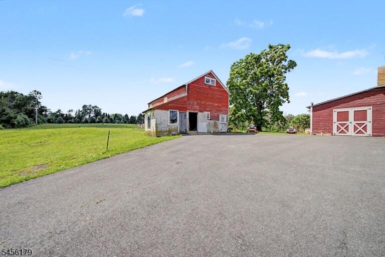 Property listing MLS 4048993 photo 38