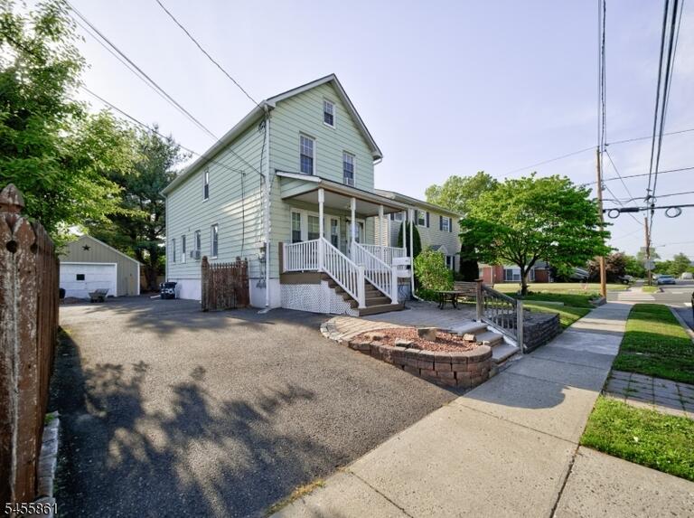 Property listing MLS 4048995 photo 1