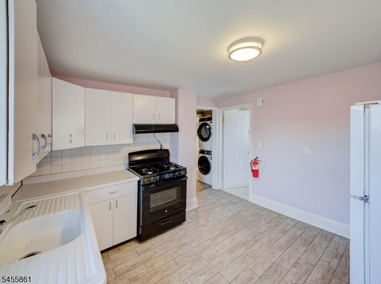 Property listing MLS 4048995 photo 9