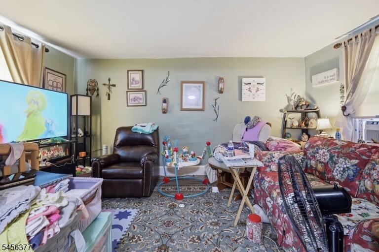 Property listing MLS 4048996 photo 9