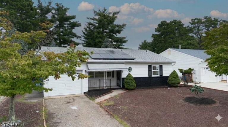 Property listing MLS 4048999 photo 2