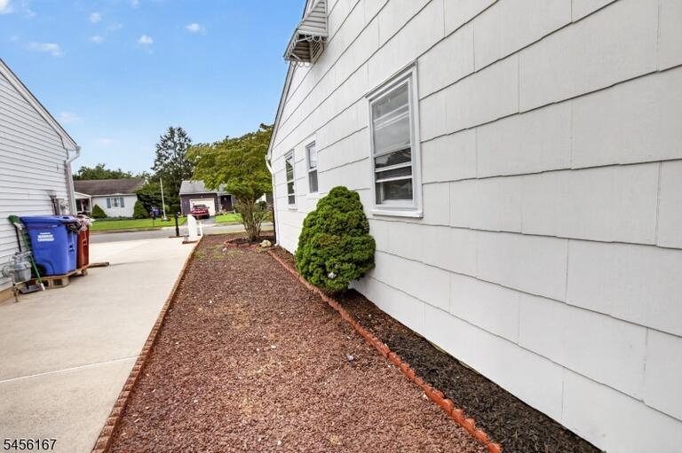 Property listing MLS 4048999 photo 33