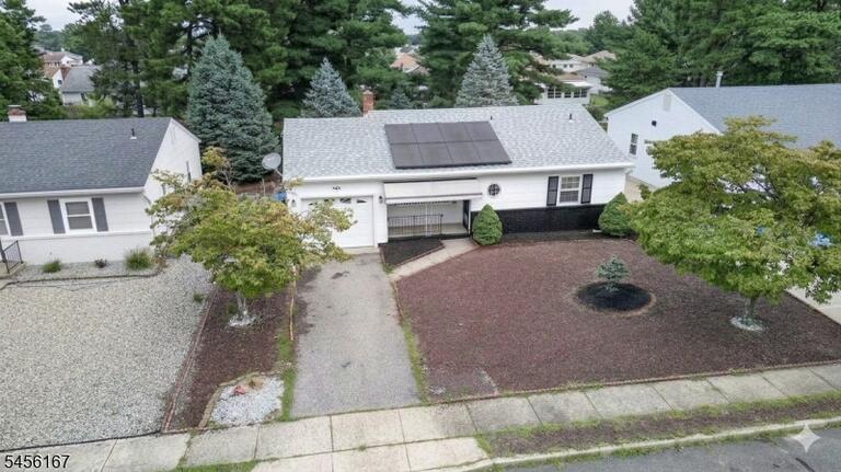 Property listing MLS 4048999 photo 38