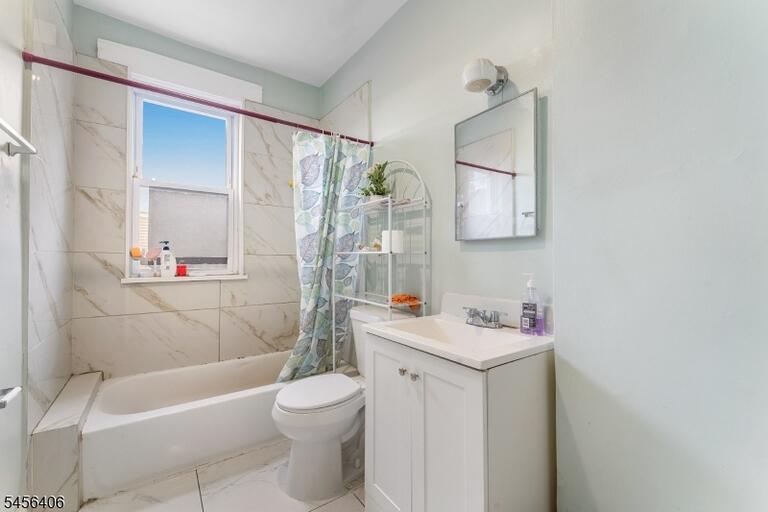 Property listing MLS 4049011 photo 16