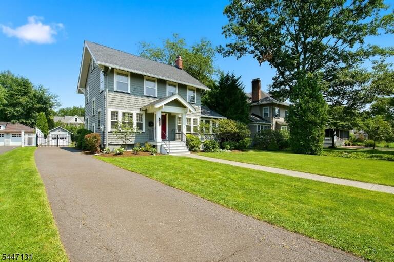 Property listing MLS 4049012 photo 2
