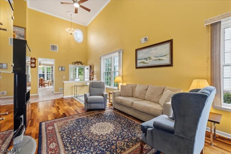Property listing MLS 4049013 photo 3