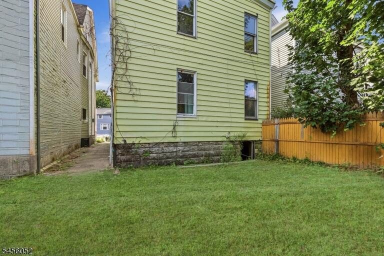 Property listing MLS 4049017 photo 13