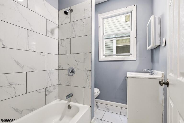 Property listing MLS 4049017 photo 4