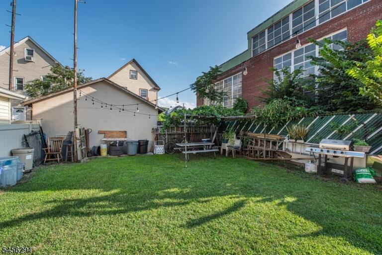 Property listing MLS 4049029 photo 4