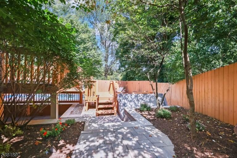 Property listing MLS 4049034 photo 39