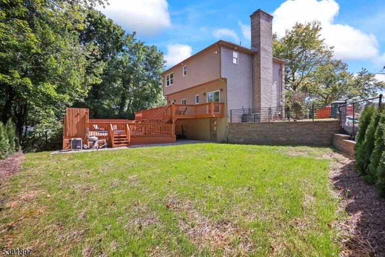 Property listing MLS 4049034 photo 44