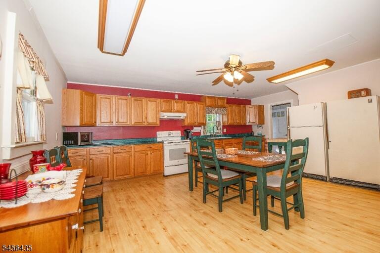 Property listing MLS 4049036 photo 12