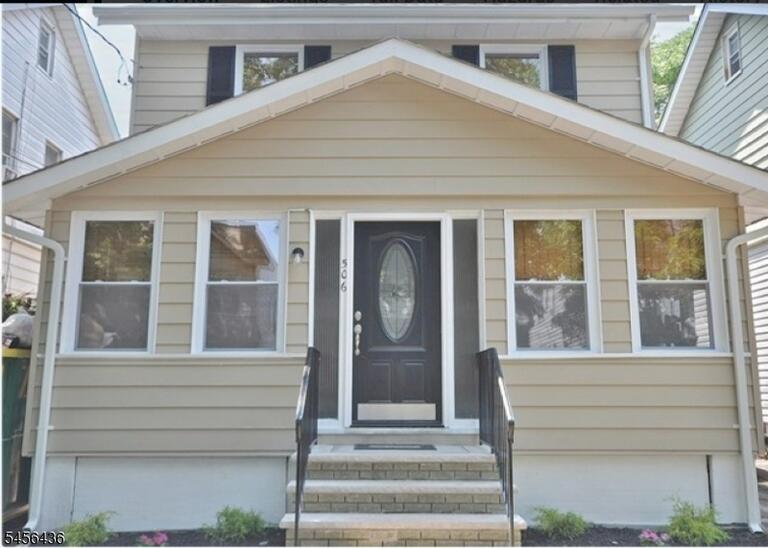 Property listing MLS 4049039 photo 1