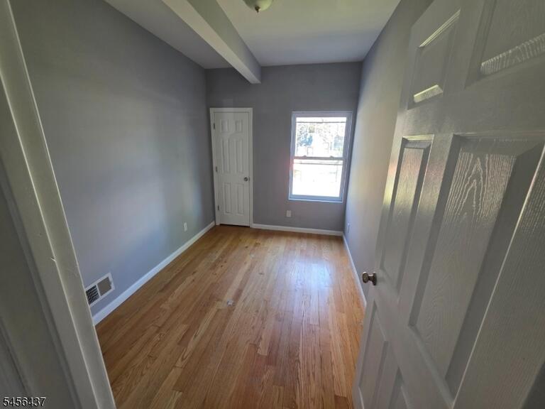 Property listing MLS 4049040 photo 4