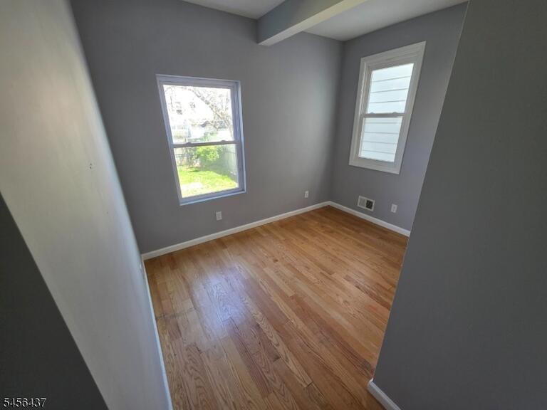 Property listing MLS 4049040 photo 5