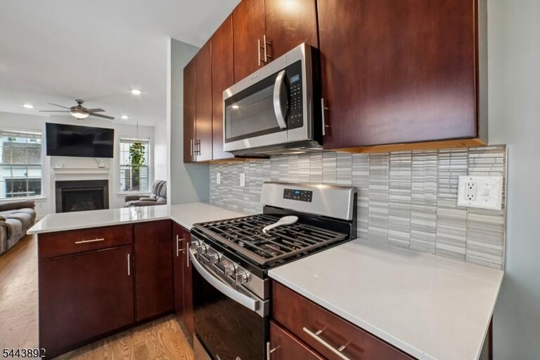 Property listing MLS 4049043 photo 4