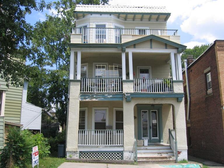 Property listing MLS 4049044 photo 1