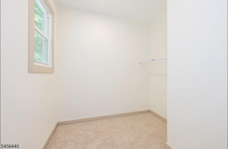 Property listing MLS 4049045 photo 11