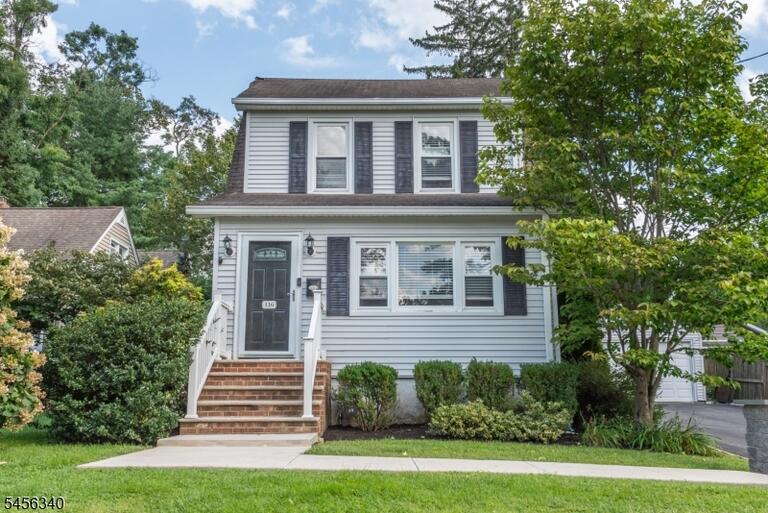 Property listing MLS 4049046 photo 1