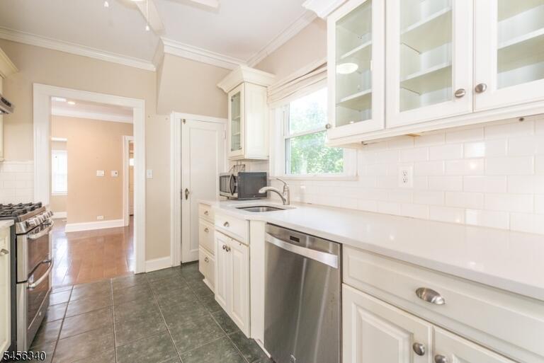 Property listing MLS 4049046 photo 8