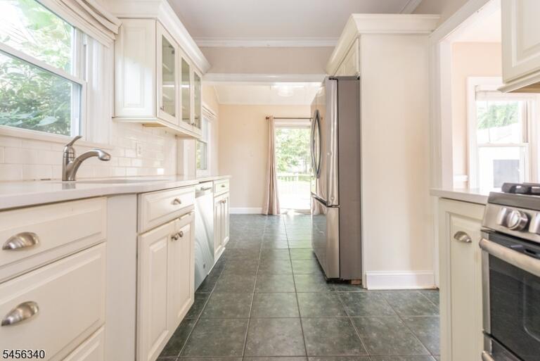 Property listing MLS 4049046 photo 9
