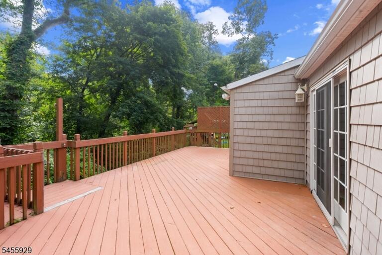 Property listing MLS 4049047 photo 22