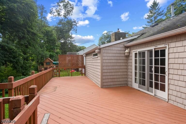 Property listing MLS 4049047 photo 24