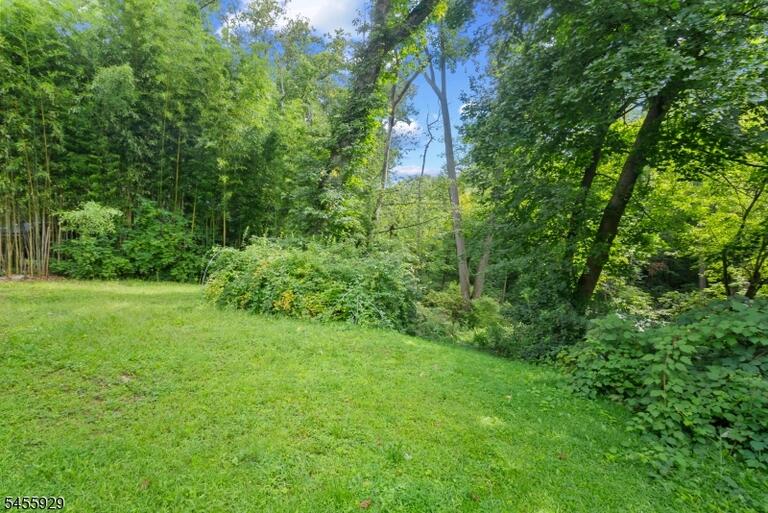 Property listing MLS 4049047 photo 28