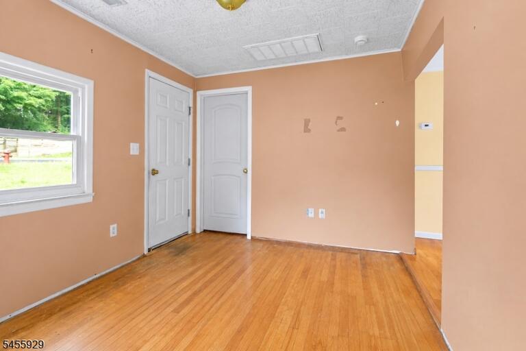 Property listing MLS 4049047 photo 4