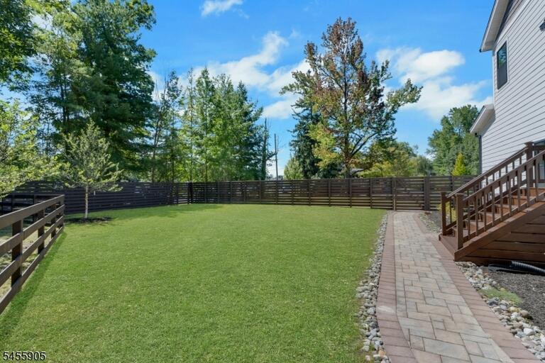 Property listing MLS 4049051 photo 16