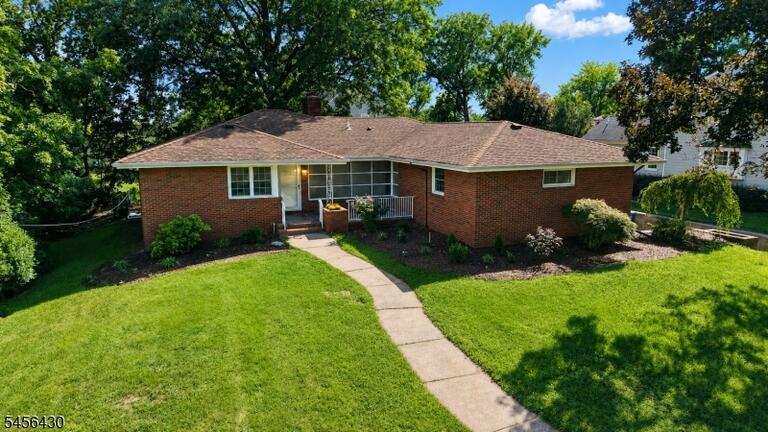 Property listing MLS 4049055 photo 1