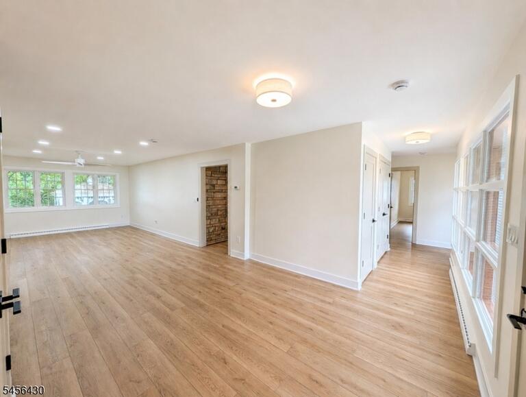 Property listing MLS 4049055 photo 3