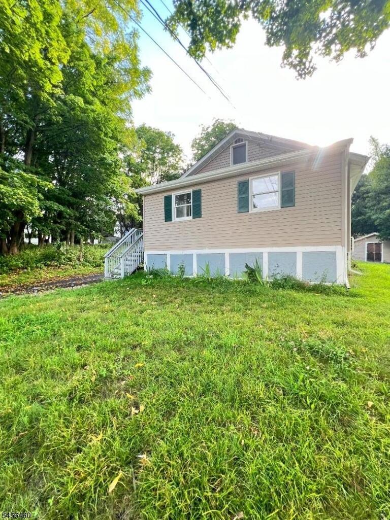 Property listing MLS 4049056 photo 1