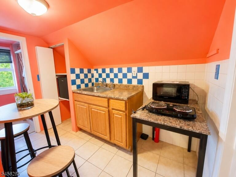 Property listing MLS 4049057 photo 3