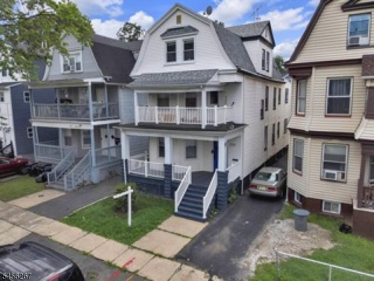 Property listing MLS 4049062 photo 2