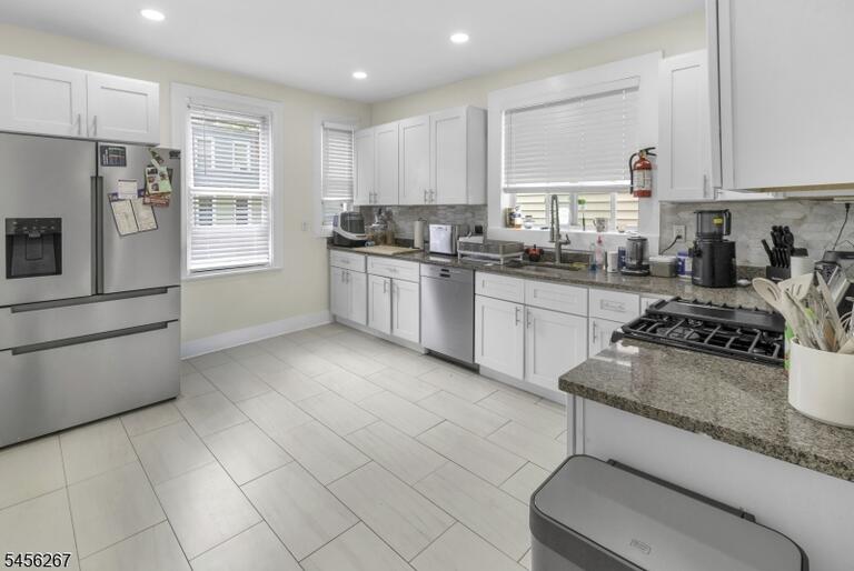 Property listing MLS 4049062 photo 9