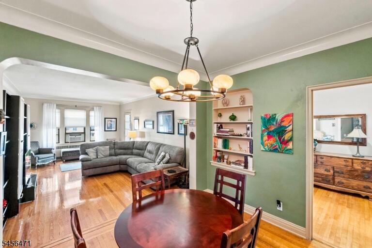 Property listing MLS 4049064 photo 1