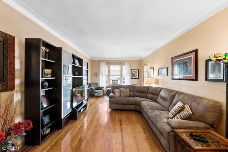 Property listing MLS 4049064 photo 3