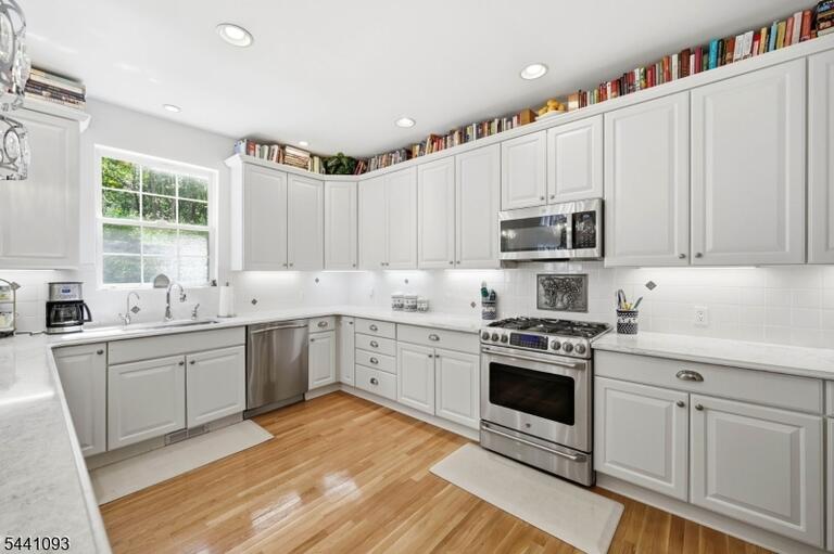 Property listing MLS 4049065 photo 13