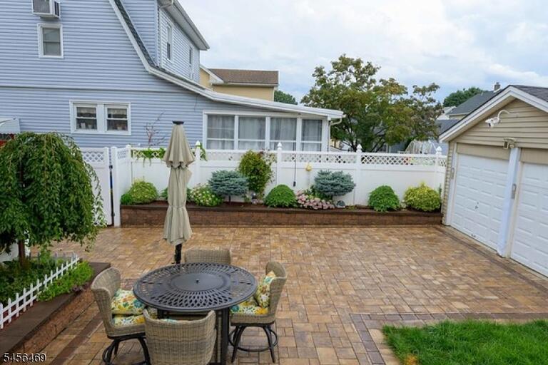 Property listing MLS 4049068 photo 9