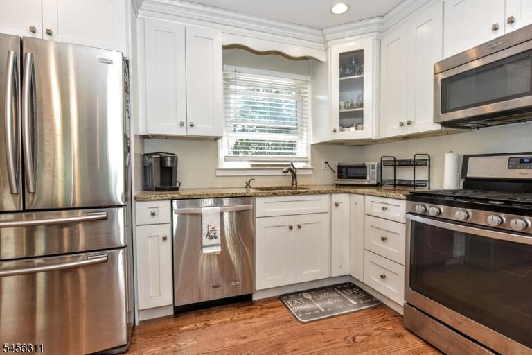 Property listing MLS 4049069 photo 10