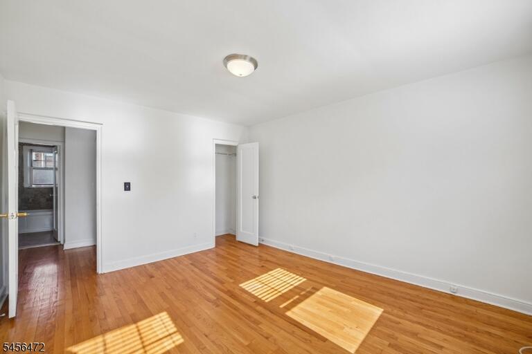 Property listing MLS 4049073 photo 9
