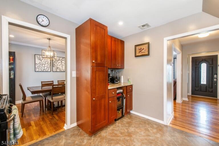 Property listing MLS 4049075 photo 8