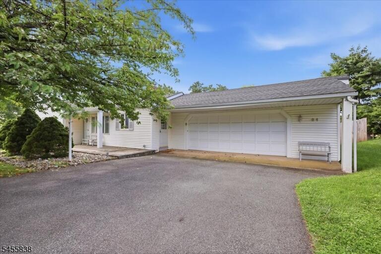 Property listing MLS 4049078 photo 1