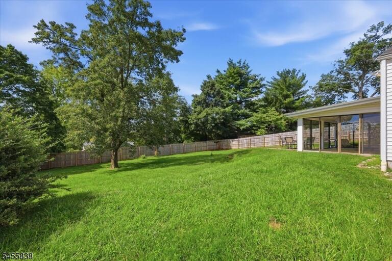Property listing MLS 4049078 photo 21