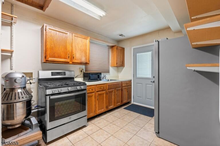 Property listing MLS 4049079 photo 10