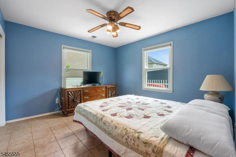 Property listing MLS 4049079 photo 9