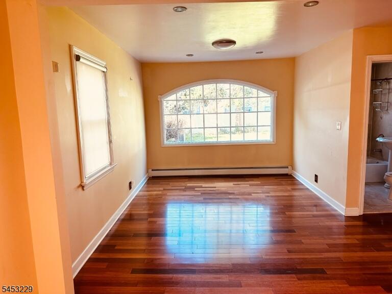 Property listing MLS 4049081 photo 2