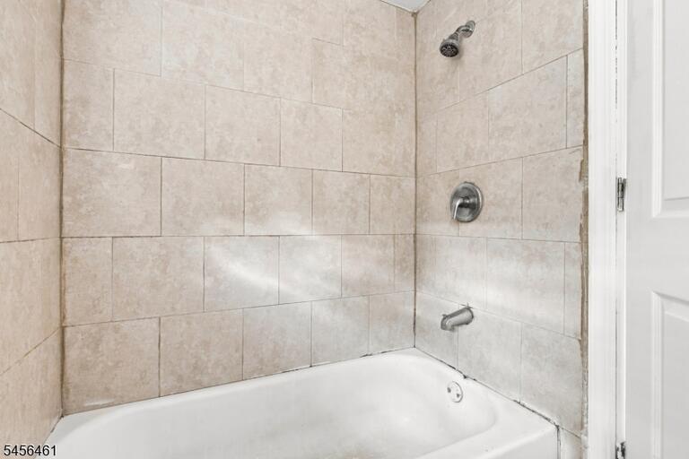 Property listing MLS 4049084 photo 18